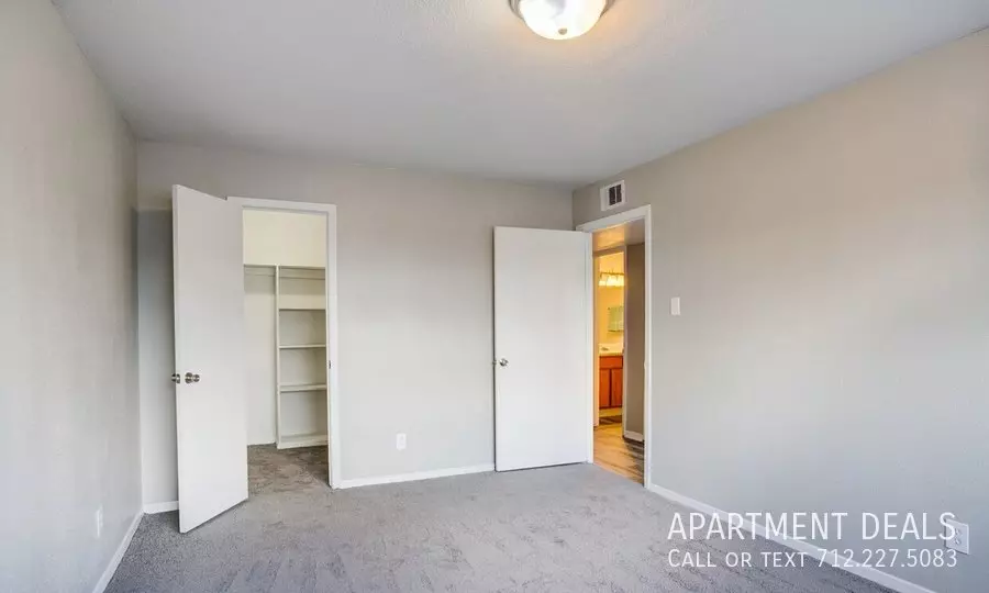 1110 Parkside Drive, Pasadena, TX 77502 photo 4