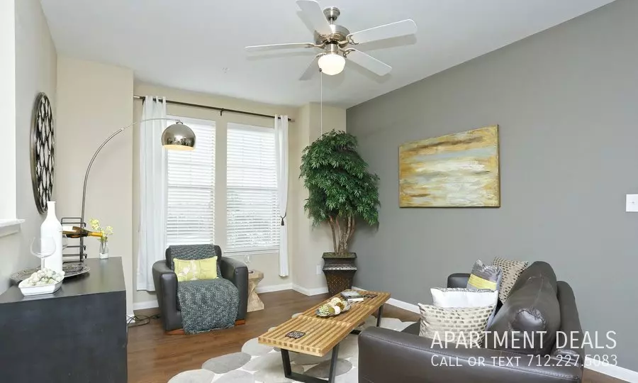 11406 Space Center Boulevard, Pasadena, TX 77505 photo 3