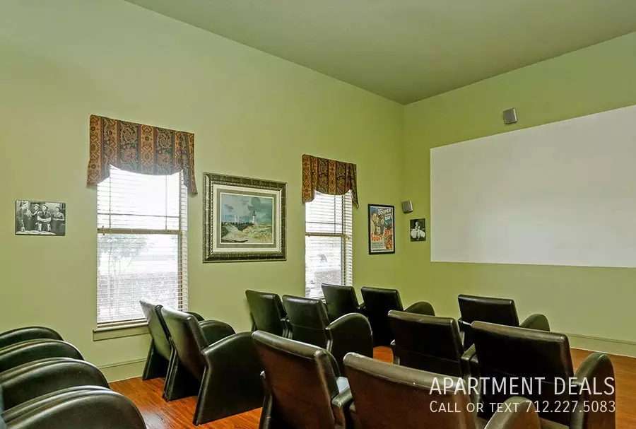 2128 E Sam Houston Pkwy photo 4