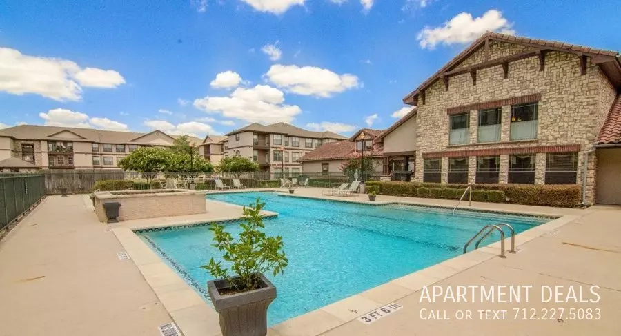 2128 E Sam Houston Pkwy photo 5