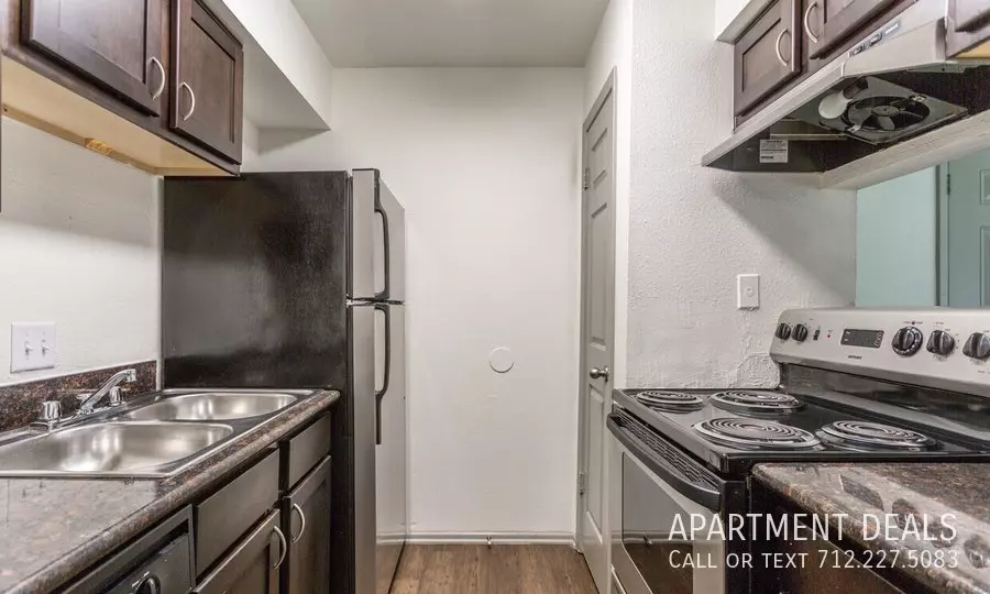 2306 Cherry Brook Ln photo 5