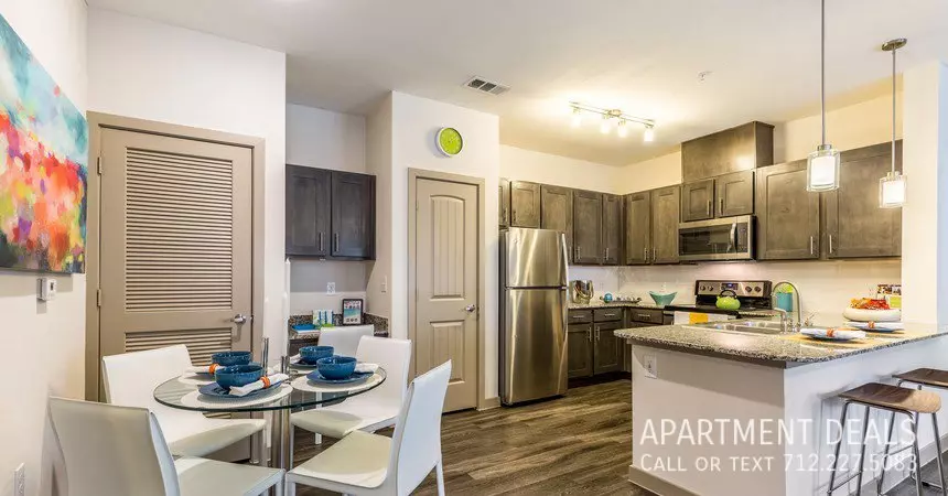 4817 East Sam Houston Parkway South, Pasadena, TX 77505 photo 2
