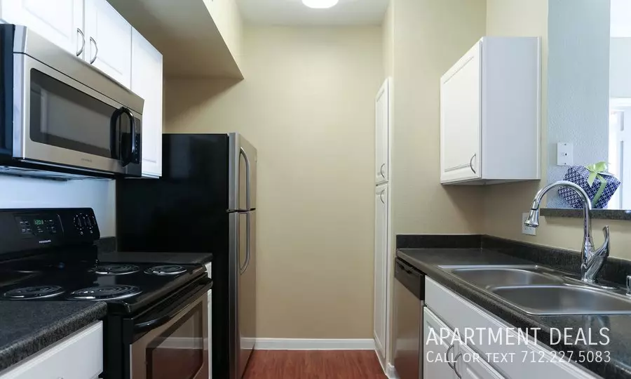 5051 Crenshaw Road, Pasadena, TX 77505 photo 3