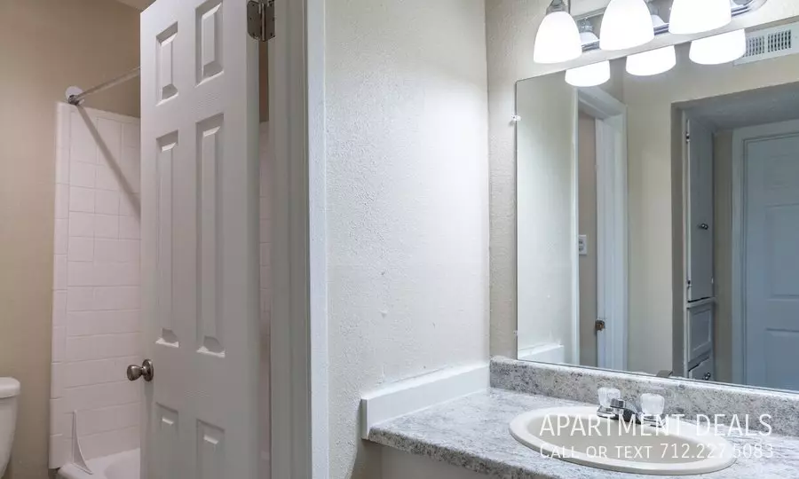 54 Strawberry Road, Pasadena, TX 77502 photo 3