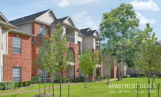 6066 Fairmont Parkway, Pasadena, TX 77505 photo 2