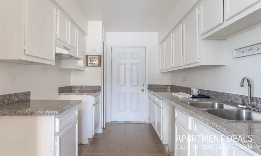 7207 Spencer Highway, Pasadena, TX 77505 photo 2