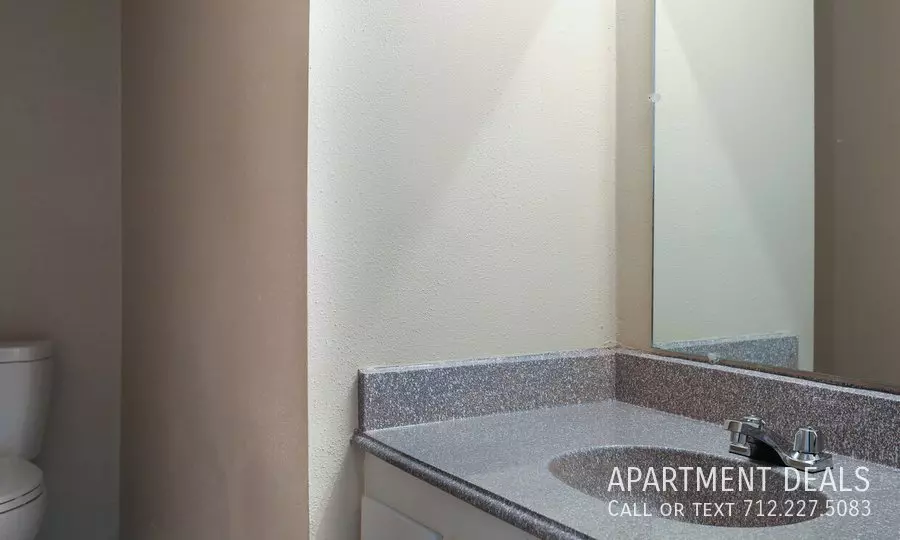 915 Birnham Woods Boulevard, Pasadena, TX 77503 photo 3