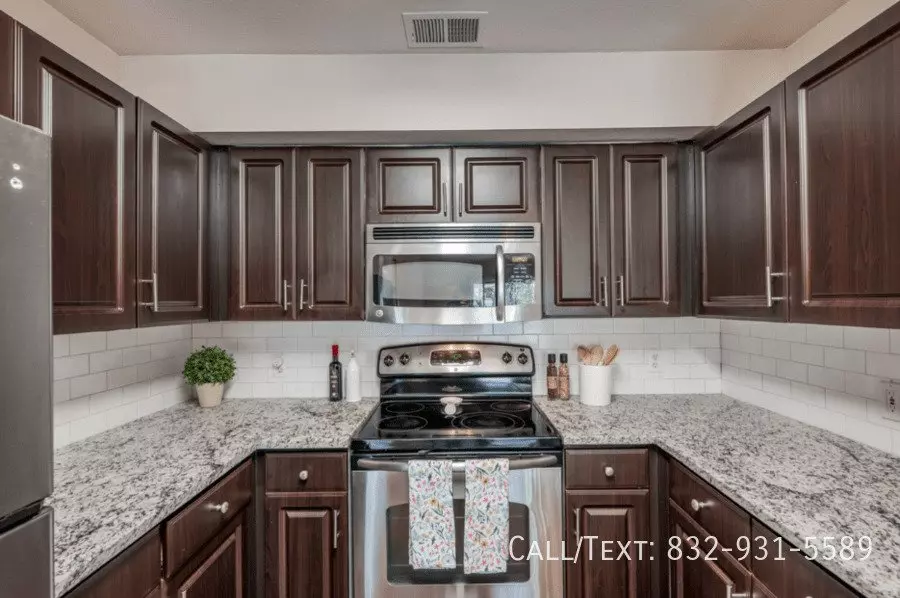 12705 Broadway Street, Pearland, TX 77584 photo 3