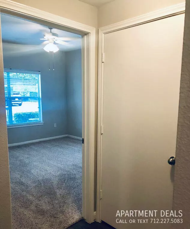 1716 Old Alvin Road, Pearland, TX 77581 photo 2