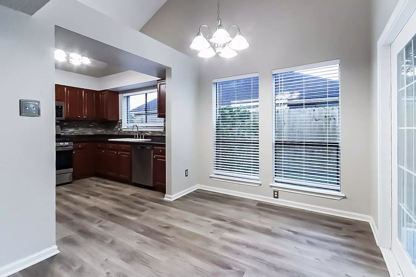 2627 South Brompton Drive, Pearland, TX 77584 photo 3