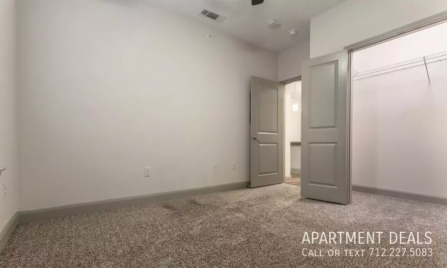 2691 Old Alvin Road, Pearland, TX 77581 photo 3