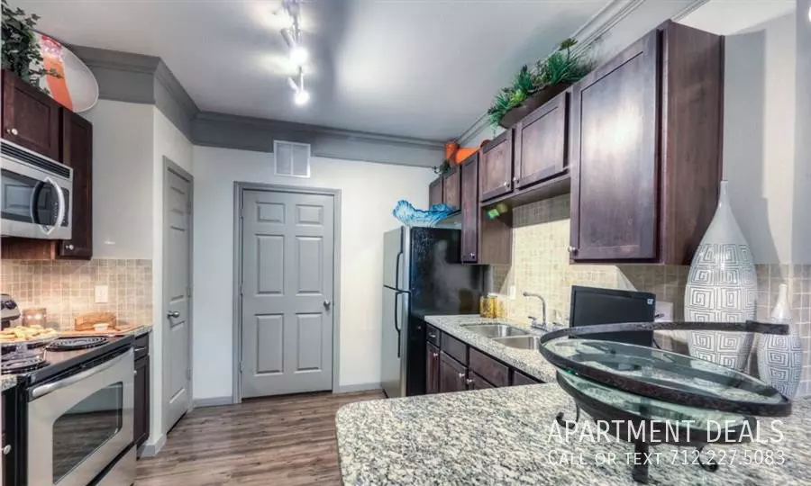 2910 Autumnbrook Lane, Pearland, TX 77584 photo 4