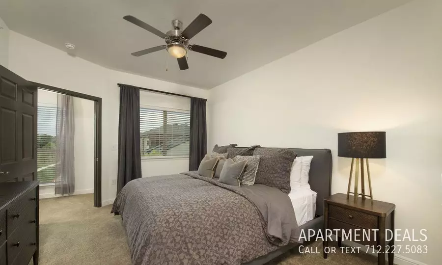 8561 Mchard Road, Pearland, TX 77581 photo 2