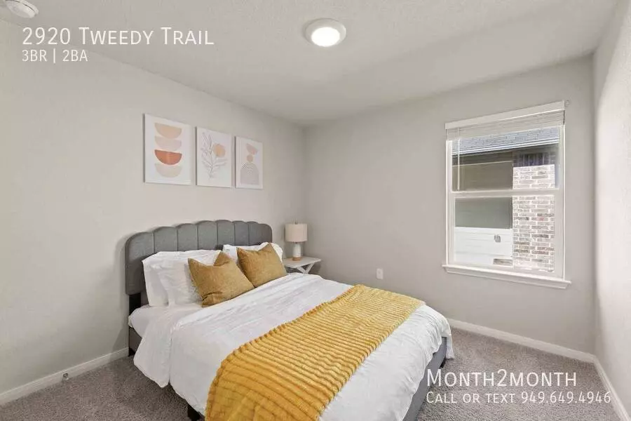 2920 Tweedy Trl photo 5