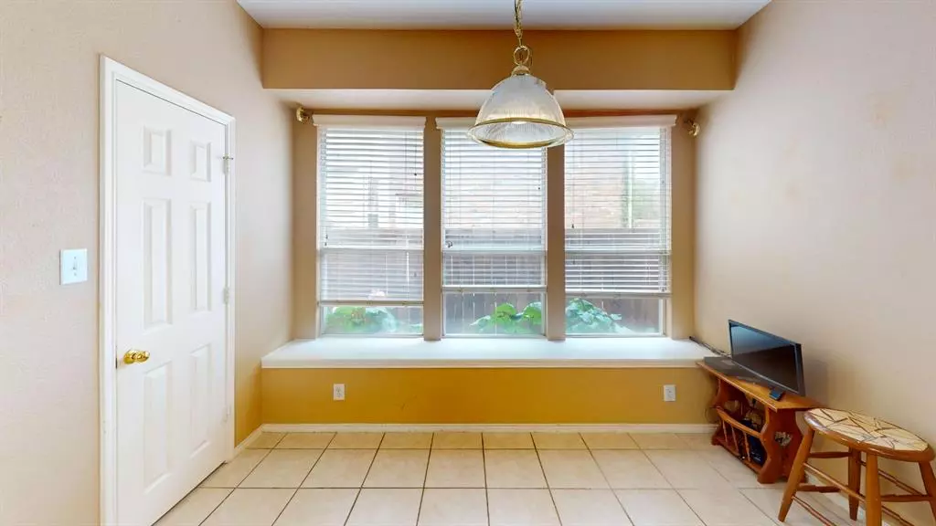 8012 Spring Peaks Drive, Plano, TX 75025 photo 2
