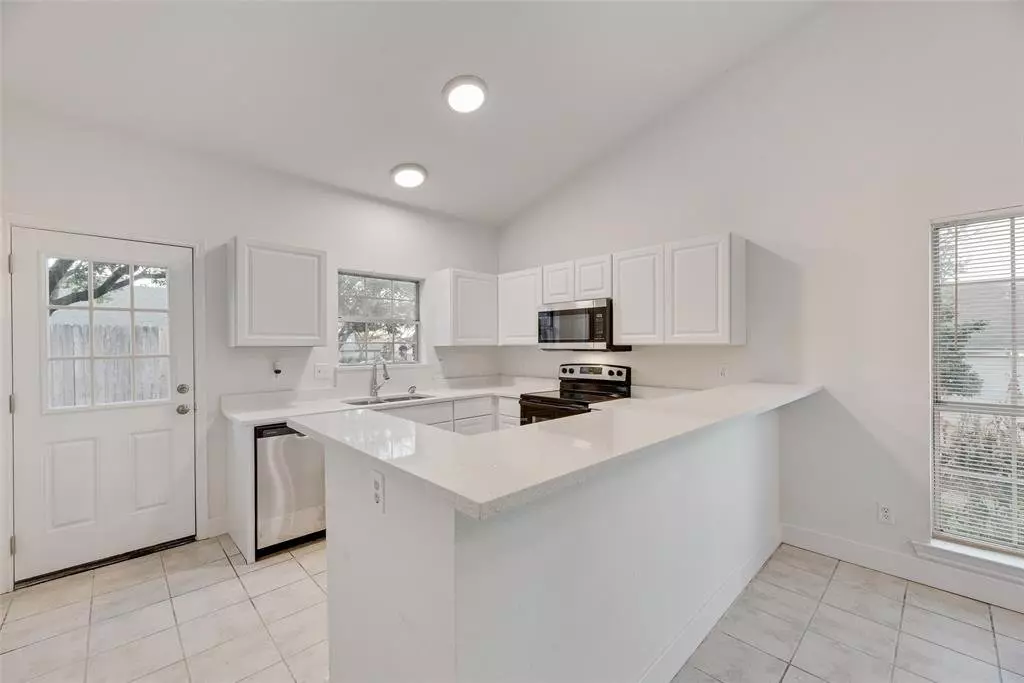 3801 14th St #1107 photo 2