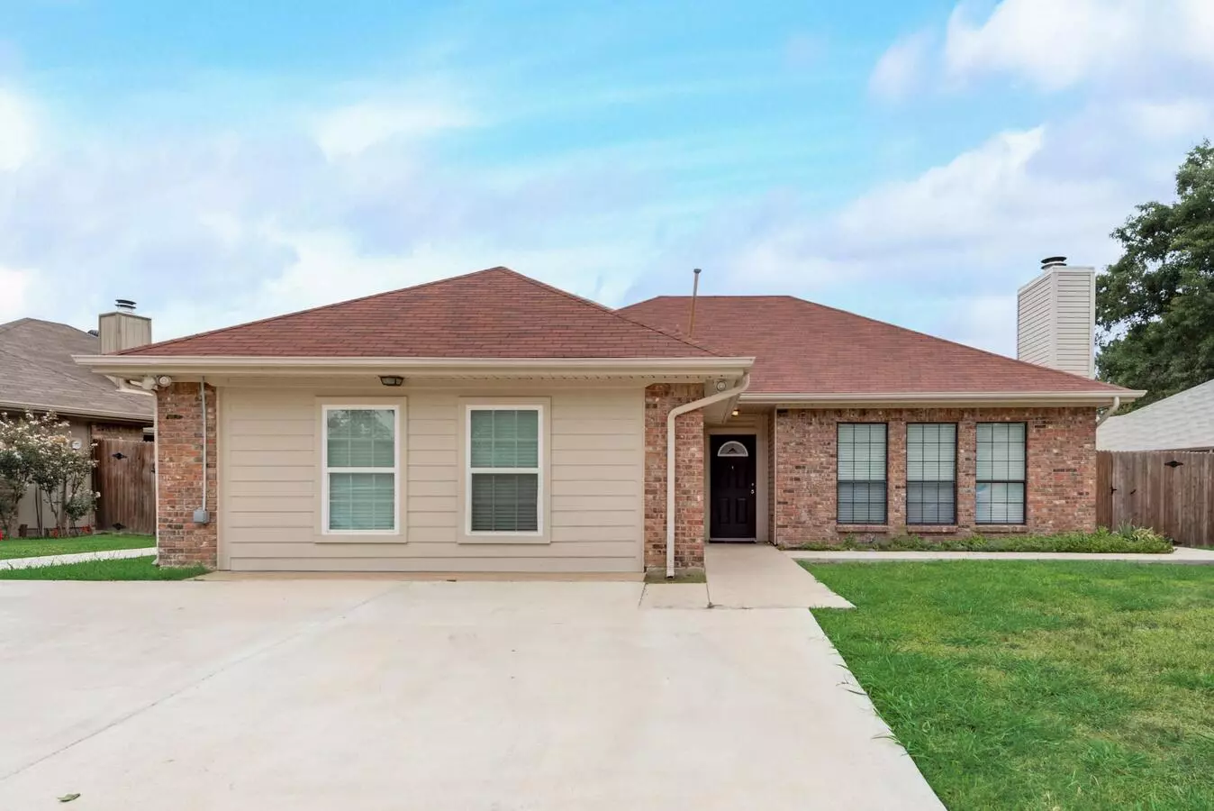 Camelia Dr photo 3