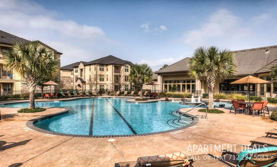 156 Northpark Plaza Drive, Kingwood, TX 77339 photo 4