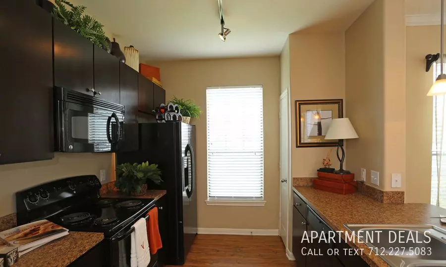 21905 Valley Ranch Crossing Drive, Porter, TX 77365 photo 2