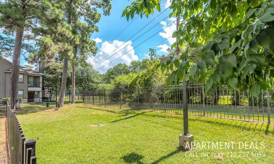 23206 Forest North Drive, Kingwood, TX 77339 photo 3