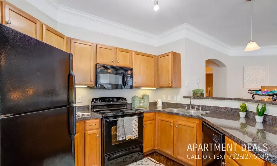 306 Forest Center Drive, Kingwood, TX 77339 photo 2