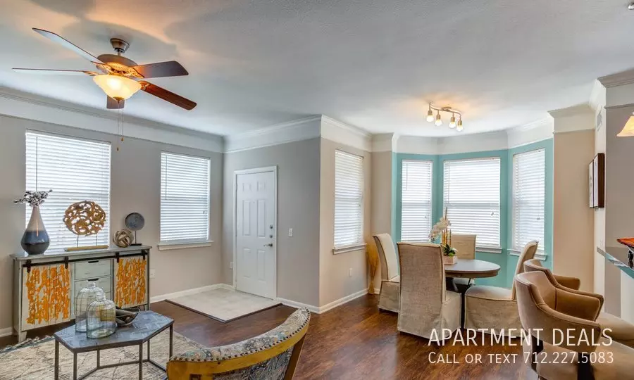 306 Forest Center Drive, Kingwood, TX 77339 photo 5