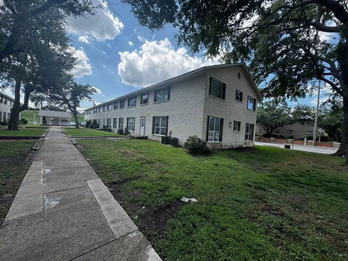 Bowser Place photo 4