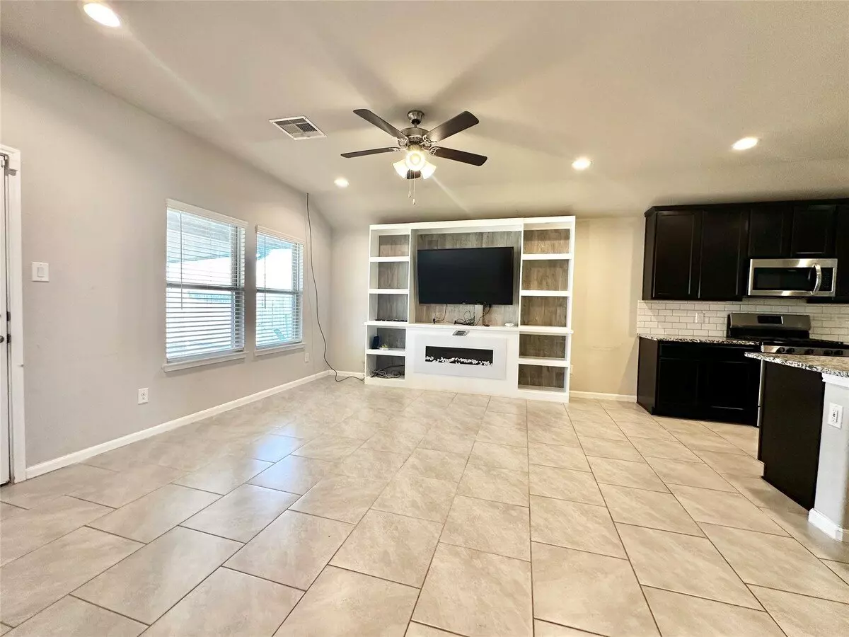18330 Arcola Bay Lane, Richmond, TX 77407 photo 4