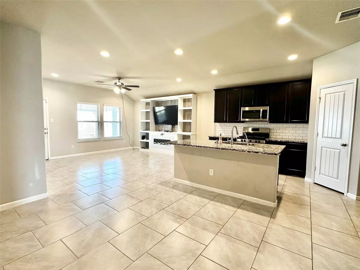 18330 Arcola Bay Lane, Richmond, TX 77407 photo 2