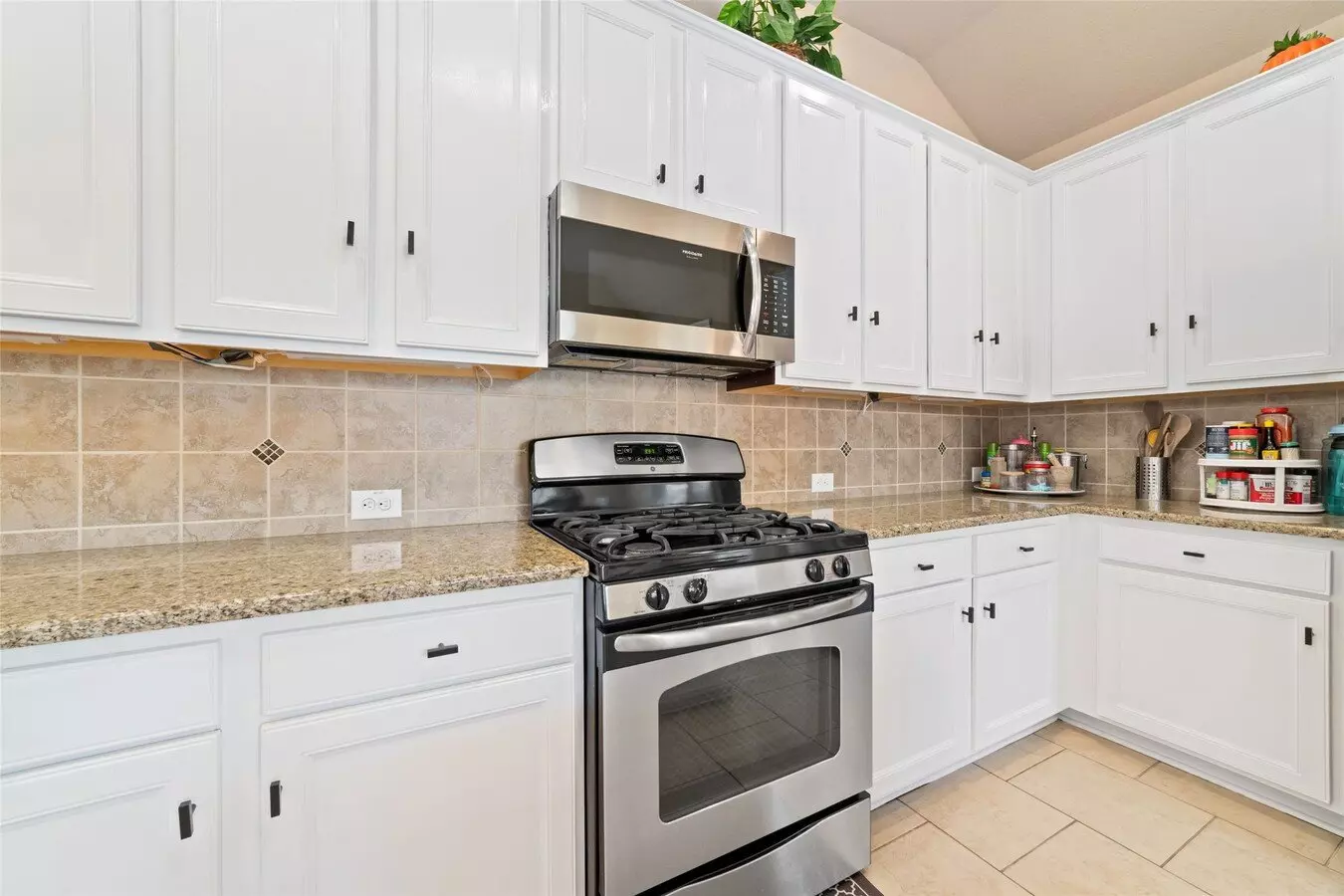 2023 Wembley Way, Rosenberg, TX 77471 photo 2
