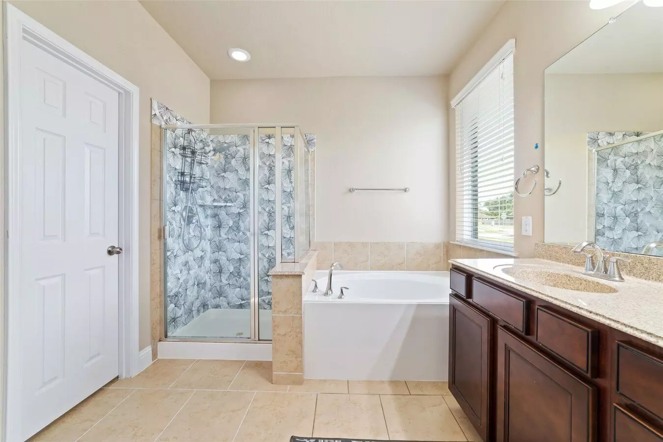 2023 Wembley Way, Rosenberg, TX 77471 photo 3