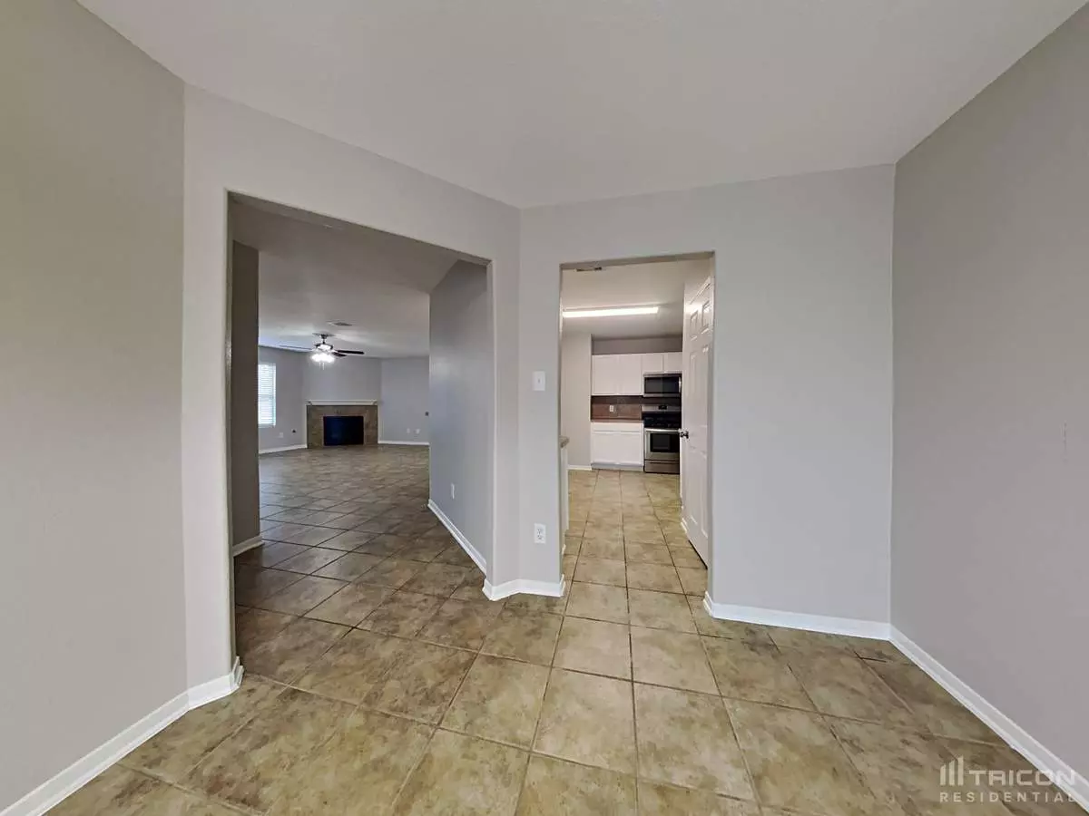 2034 Indian Clearing Trail, Rosenberg, TX 77471 photo 2