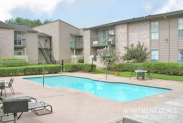 2907 Airport Avenue, Rosenberg, TX 77471 photo 5