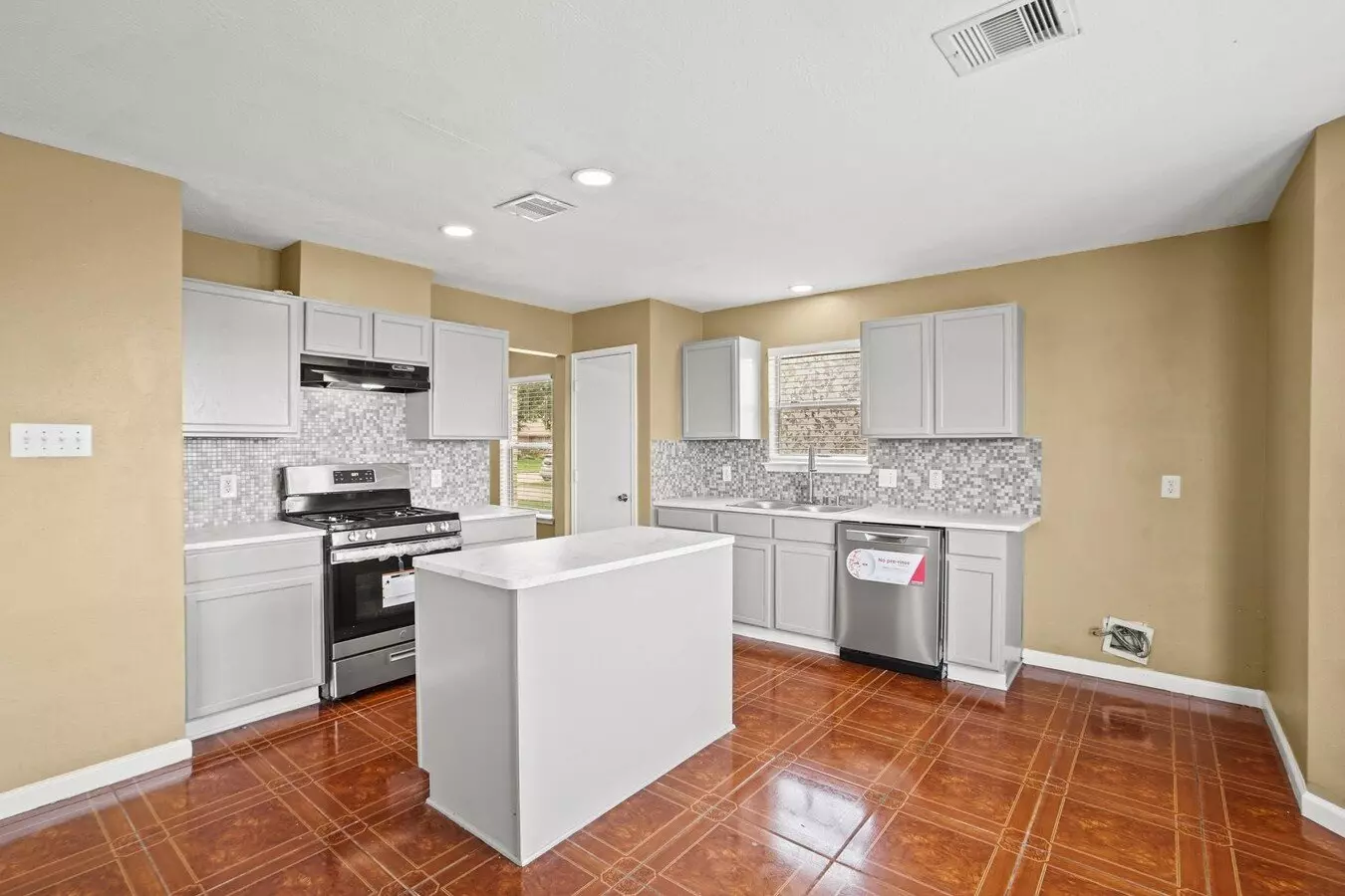 4 Bedroom 2 Bath House In Rosenberg photo 4