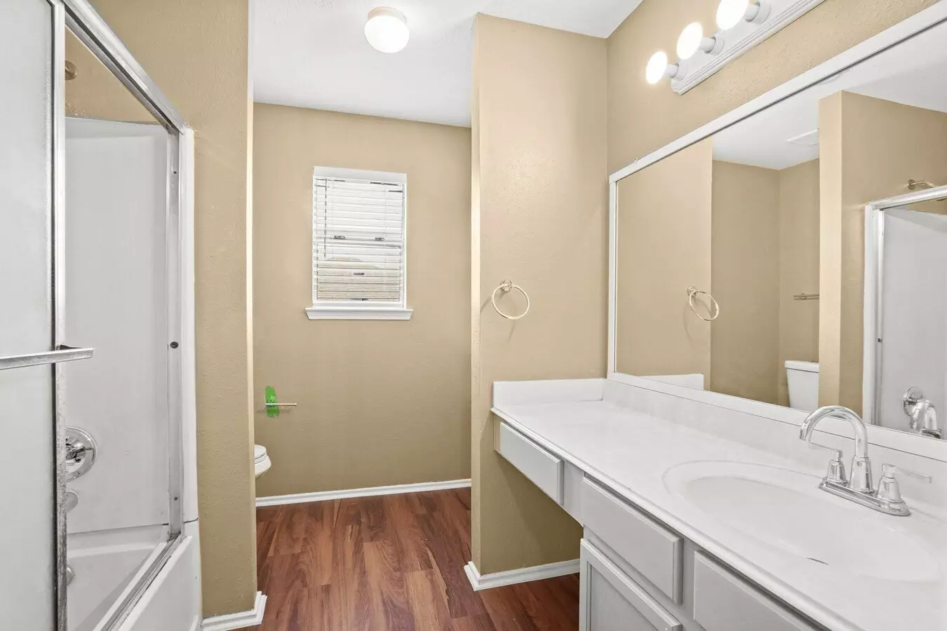 4 Bedroom 2 Bath House In Rosenberg photo 2