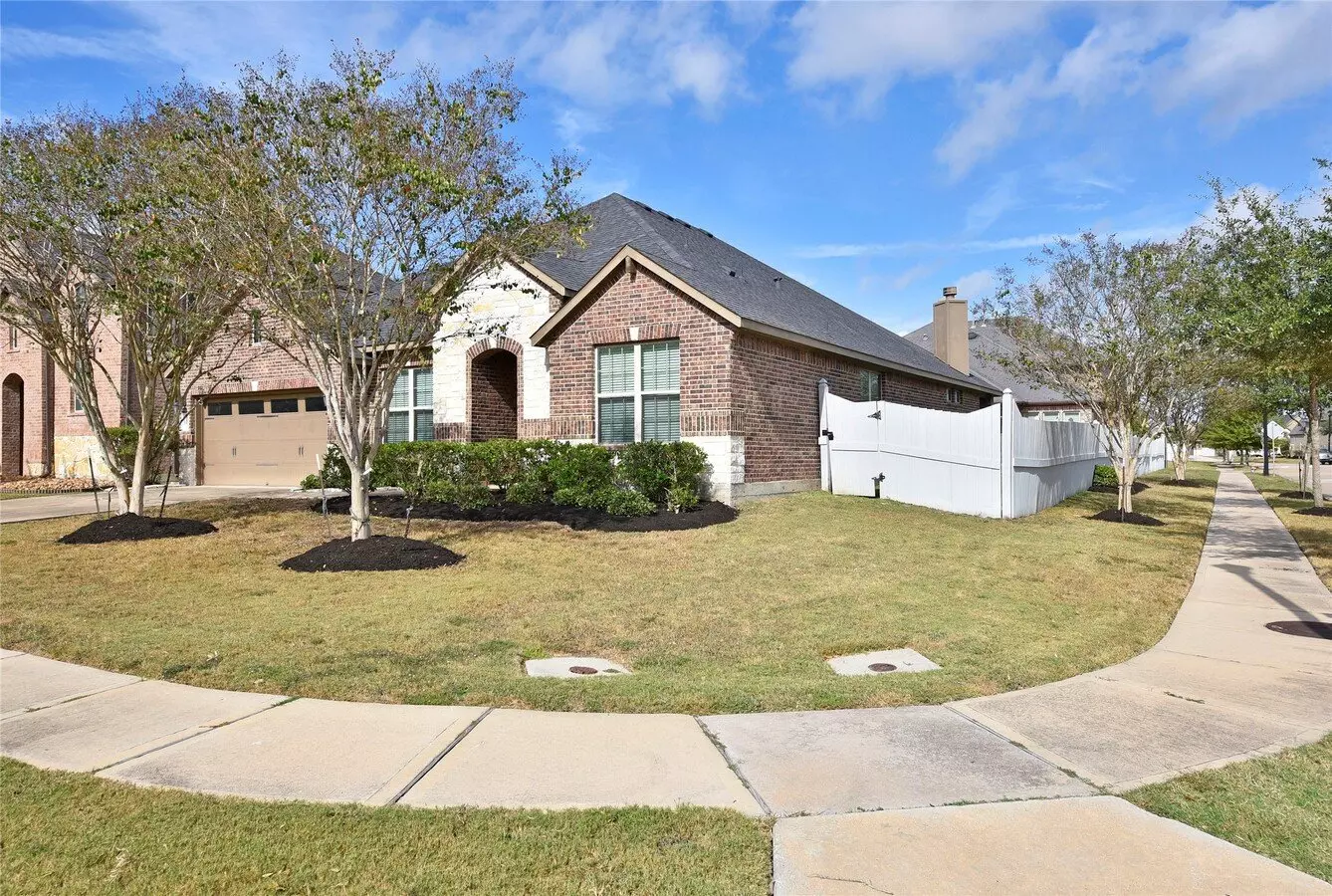 5835 Euclid Loop photo 4
