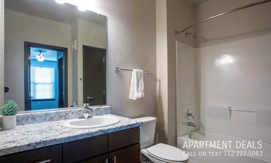 7216 Reading Road, Rosenberg, TX 77469 photo 4