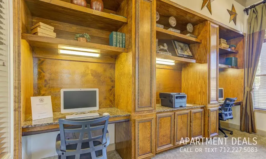 7410 Town Center Boulevard, Rosenberg, TX 77471 photo 2