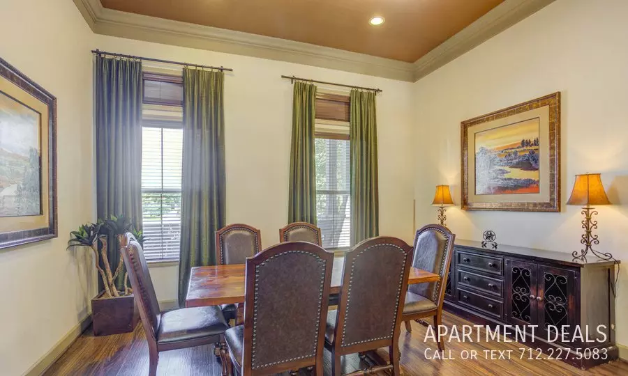 7410 Town Center Boulevard, Rosenberg, TX 77471 photo 4