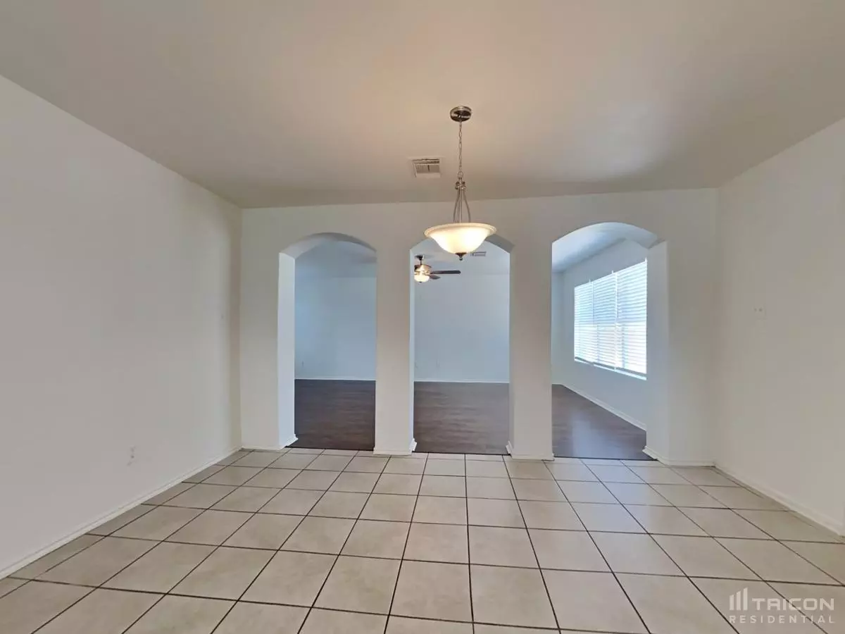 5521 Rio Alamo Street, Rosharon, TX 77583 photo 4