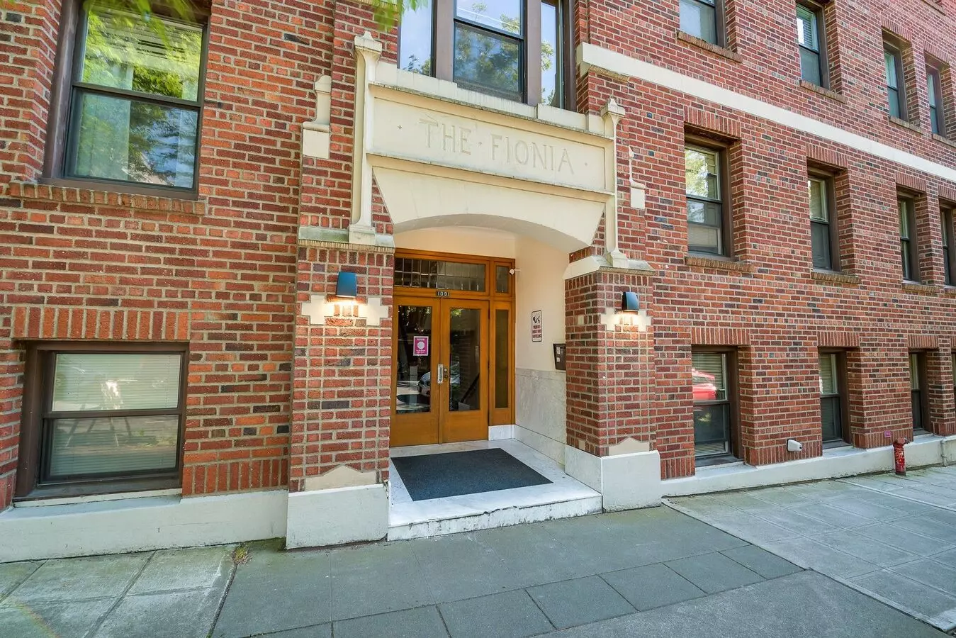 Fionia Apartments photo 4