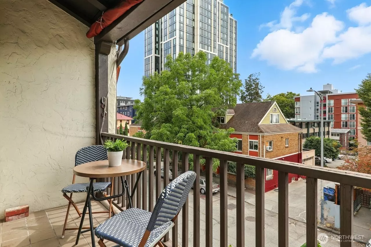 4200 11th Avenue Northeast, Seattle, WA 98105 photo 5