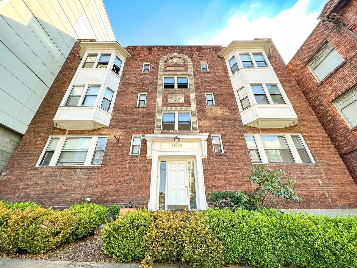 Madison Court photo 3