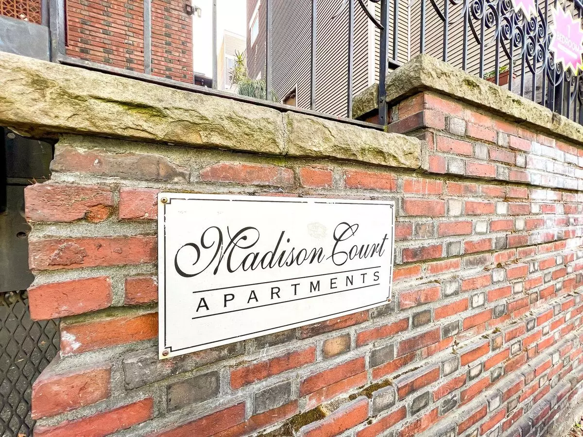 Madison Court photo 5