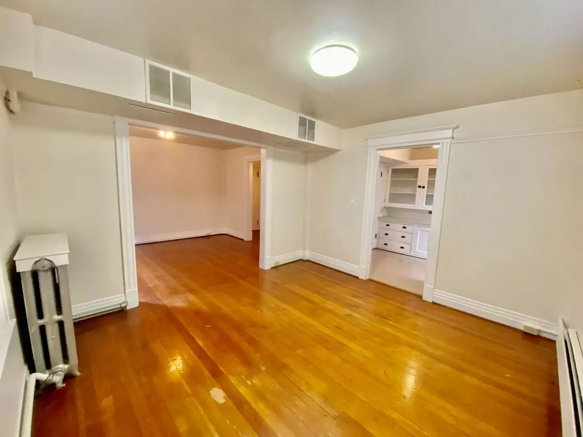 1615 15th Ave. Bancroft@northwestapartments.com photo 2