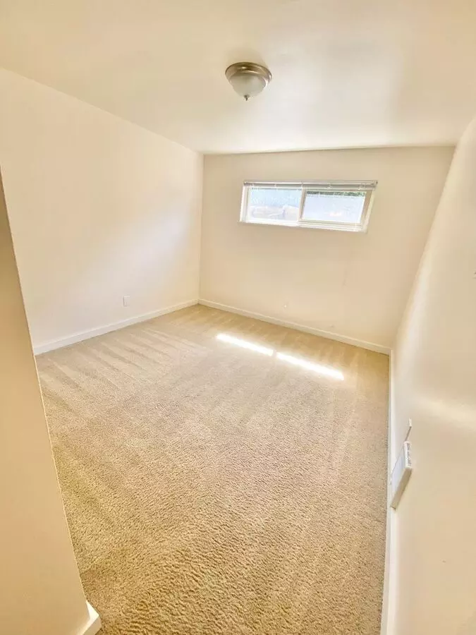 1700 Summit Avenue Summit@northwestapartments.com photo 5