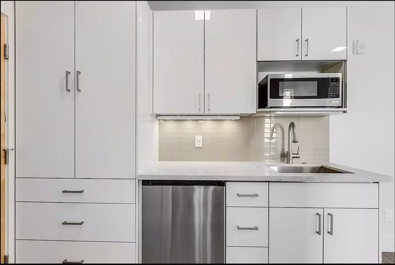 1722 Summit - ANEW photo 5