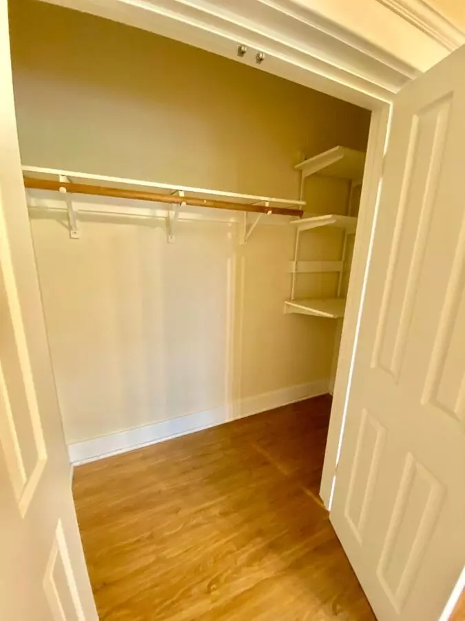 1812 E. Republican St. Regis@northwestapartments.com photo 4