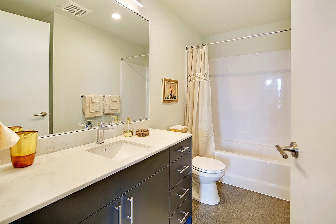 New Central District Apartments photo 5