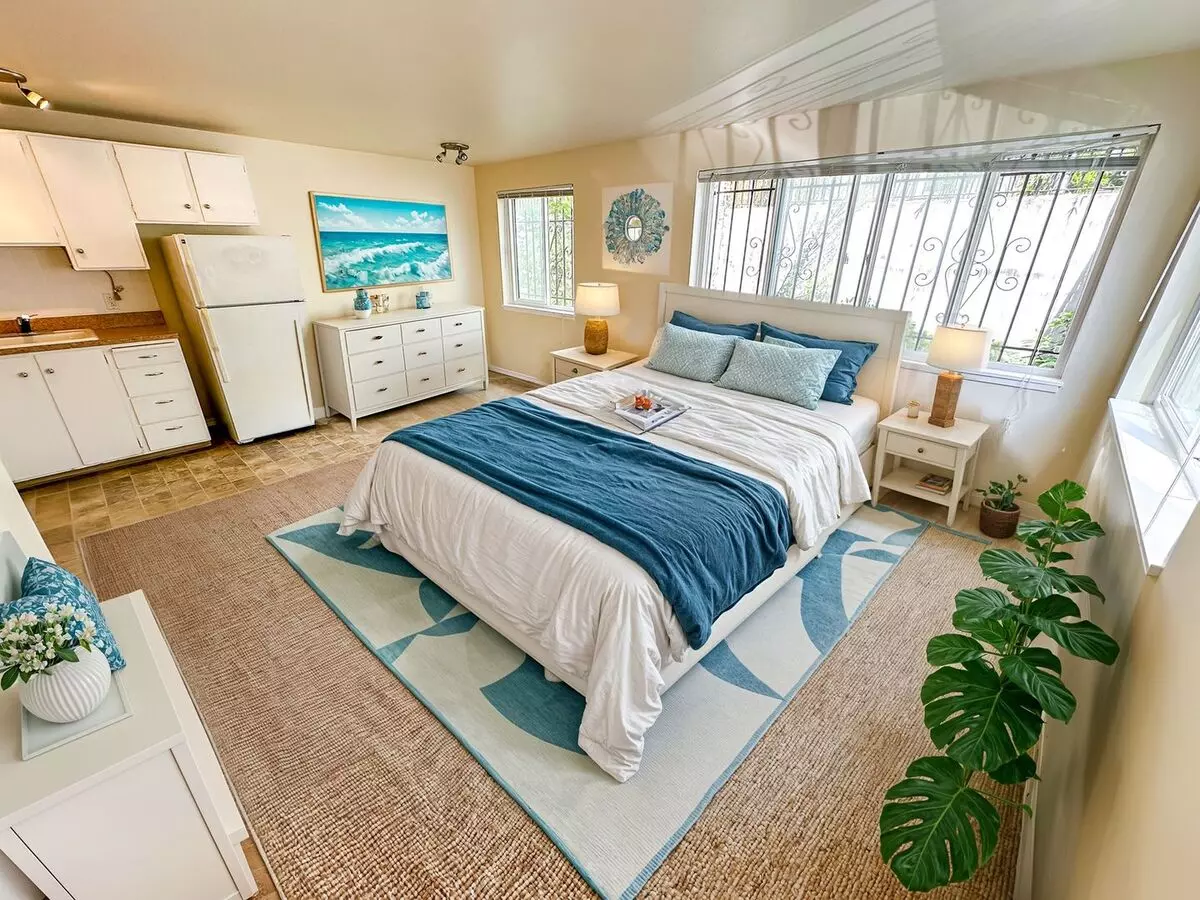 224 Harvard Ave. E. HarvardHouse@northwestapartments.com photo 2